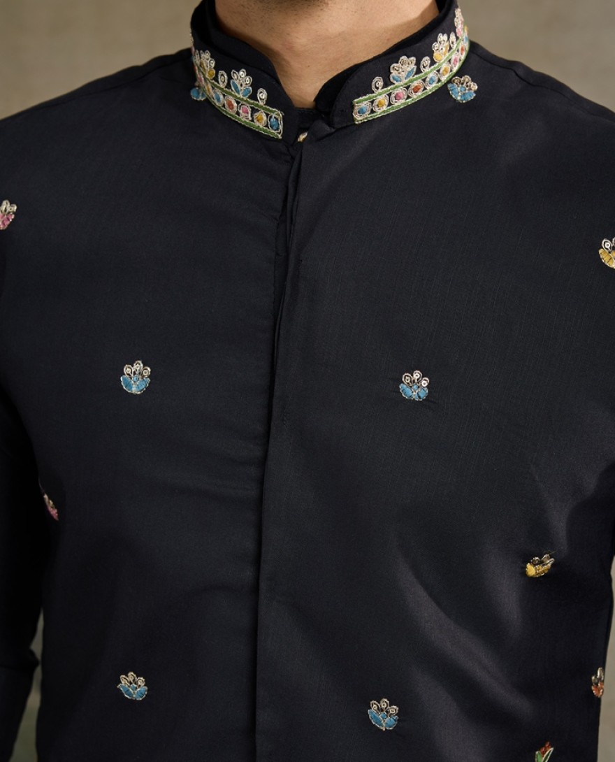 61231-black - Embroidery Black Cotton Kurta & Koti Jacket